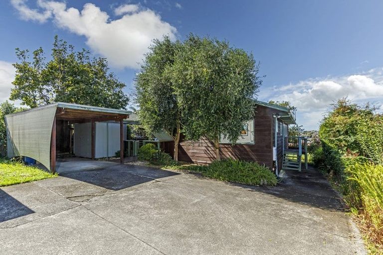 Photo of property in 2/18 Edgeworth Road, Glenfield, Auckland, 0629