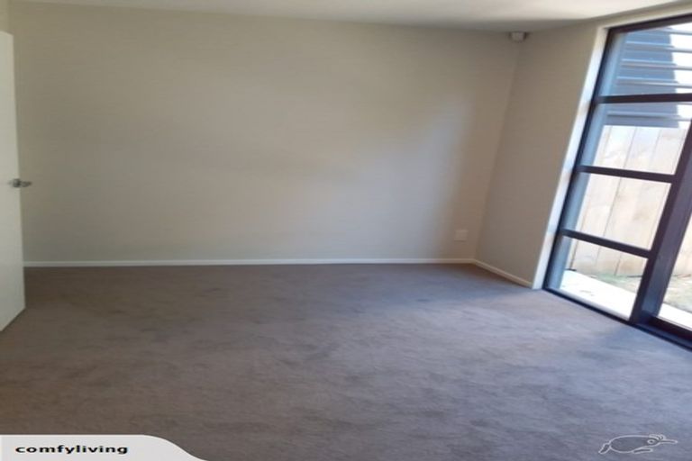 Photo of property in 2/69 Lake Road, Devonport, Auckland, 0624