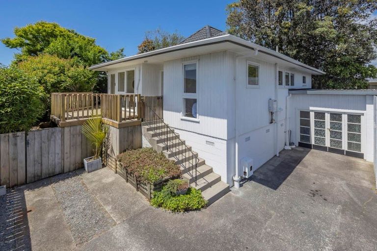 Photo of property in 2/89 Diana Drive, Glenfield, Auckland, 0627