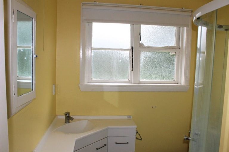 Photo of property in 16 Attlee Crescent, Bryndwr, Christchurch, 8053