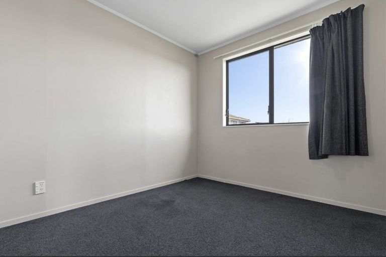 Photo of property in 4/1 Rebecca Rise, Weymouth, Auckland, 2103