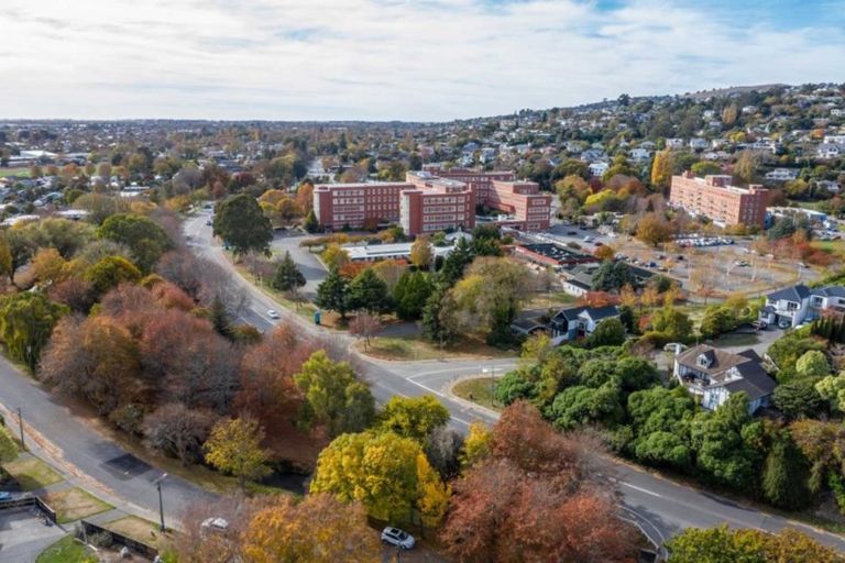 Photo of property in 2/1 Bengal Drive, Cashmere, Christchurch, 8022