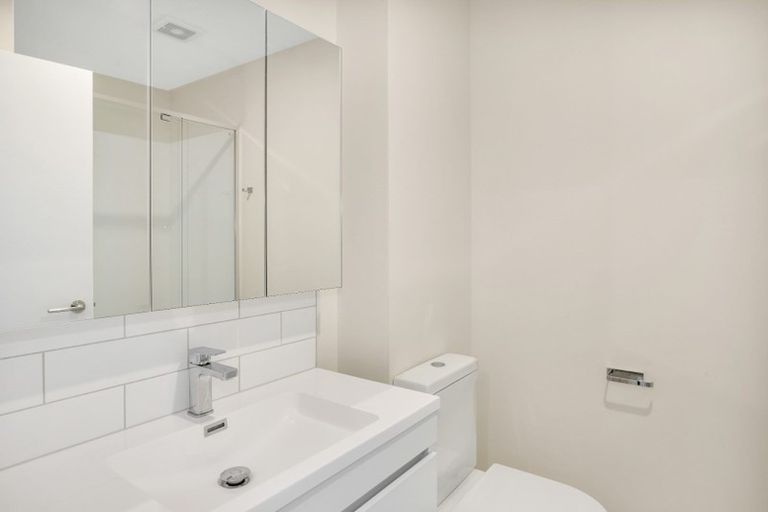 Photo of property in 6/5 Brandon Road, Glen Eden, Auckland, 0602