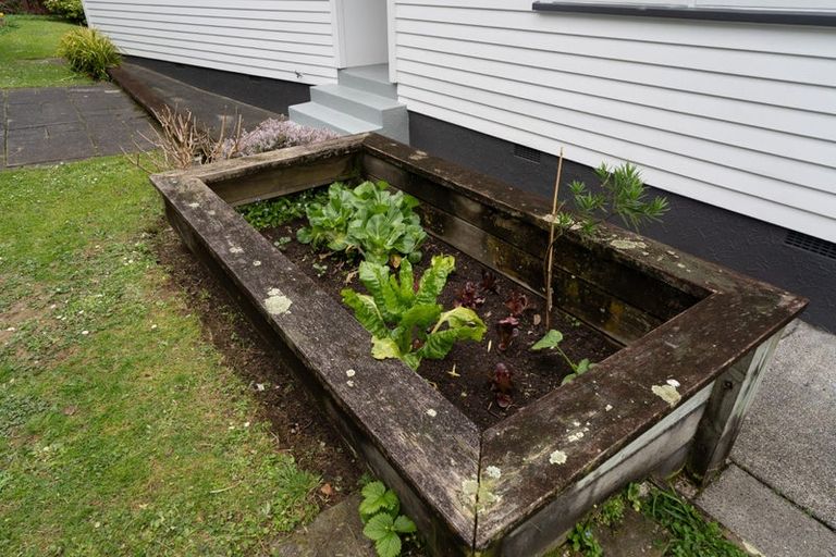 Photo of property in 115 Oriel Avenue, Tawa, Wellington, 5028