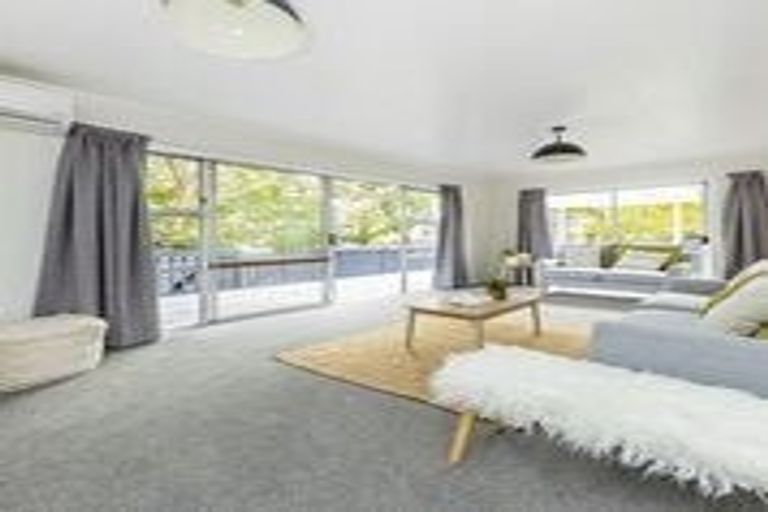 Photo of property in 14 Chantal Place, Red Hill, Papakura, 2110