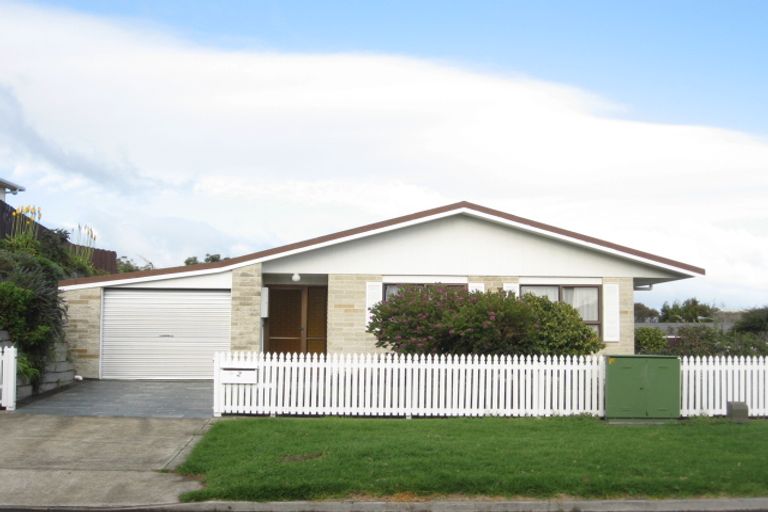 Photo of property in 2 Victor Road, Raumati Beach, Paraparaumu, 5032