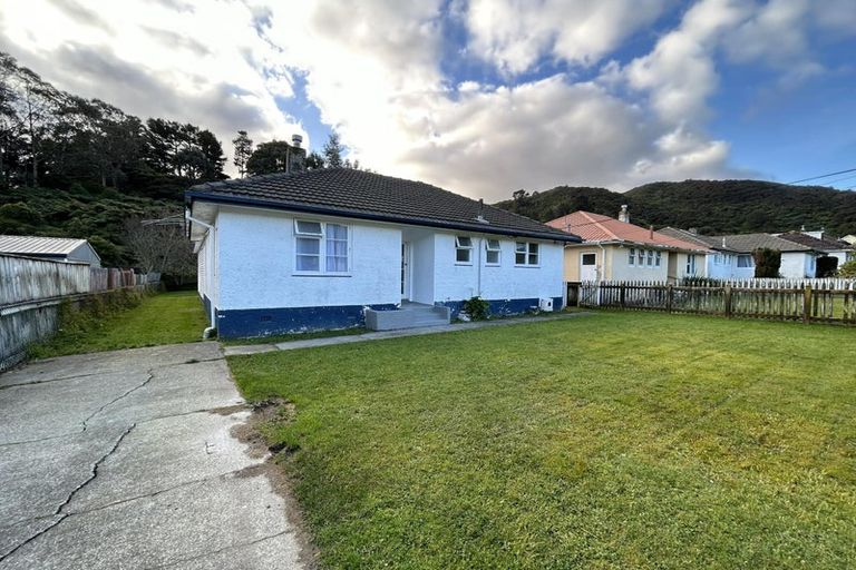 Photo of property in 37 Fleet Street, Naenae, Lower Hutt, 5011