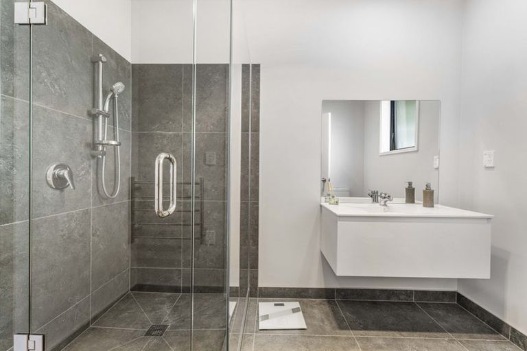 Photo of property in 51a Cosgrave Road, Papakura, 2110