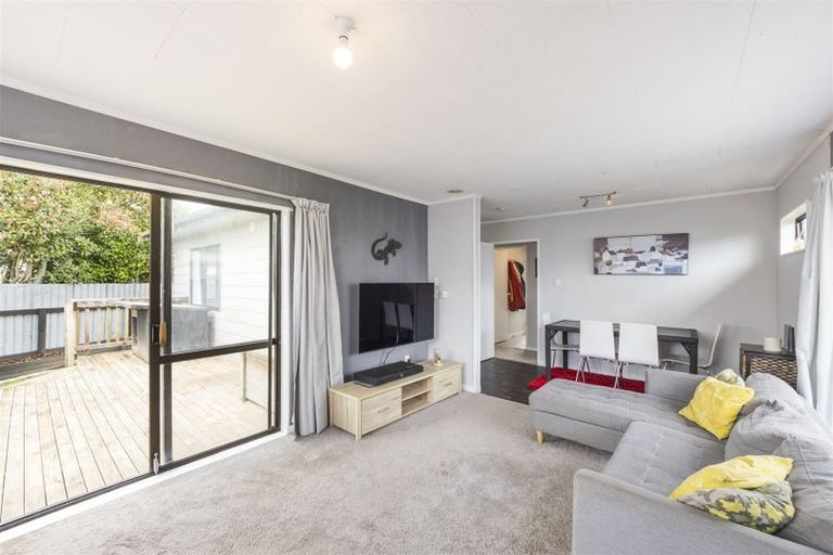 Photo of property in 3a Pluto Place, Milson, Palmerston North, 4414