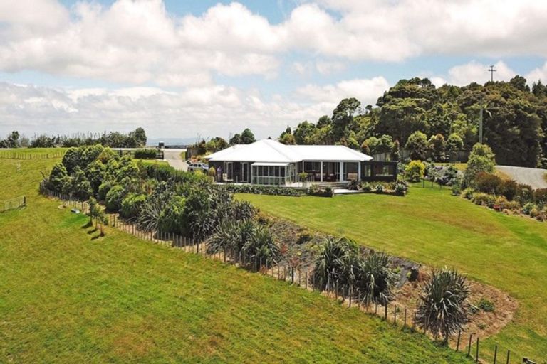 Photo of property in 185 Govan Wilson Road, Whangaripo, Warkworth, 0985