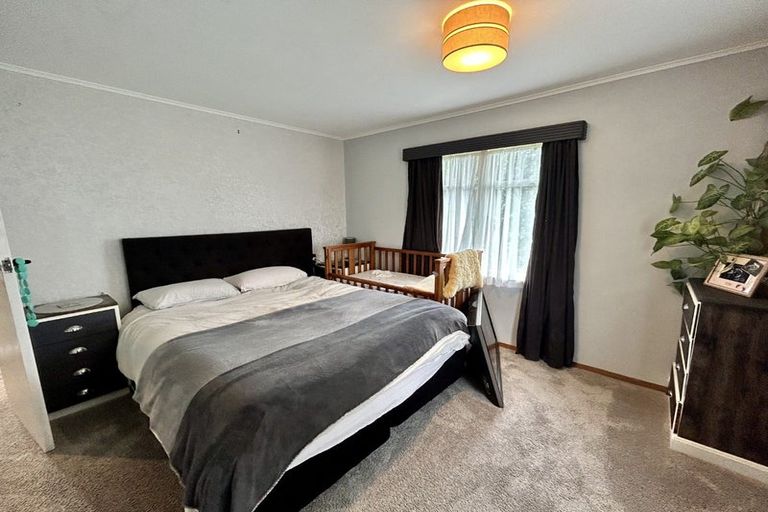 Photo of property in 11 Kirk Street, Otaki, 5512