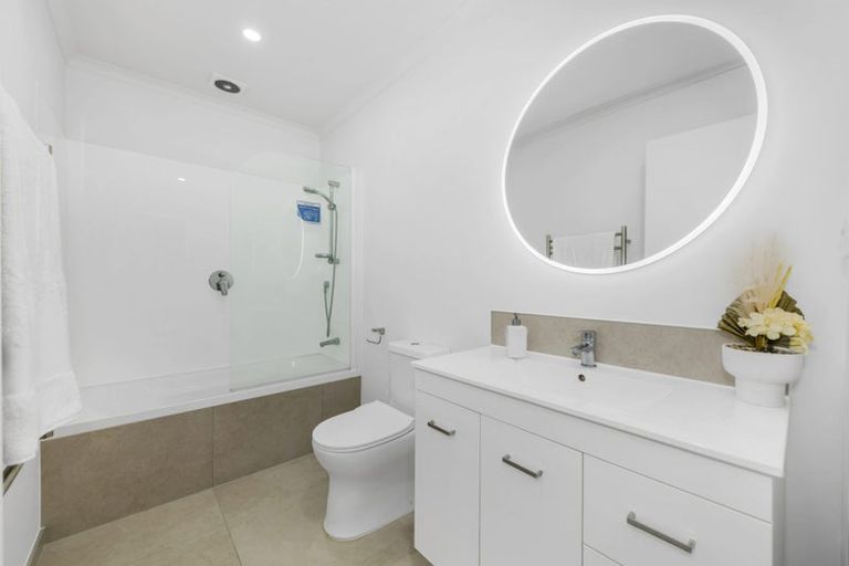 Photo of property in 13 Kapowai Boulevard, Takanini, 2112