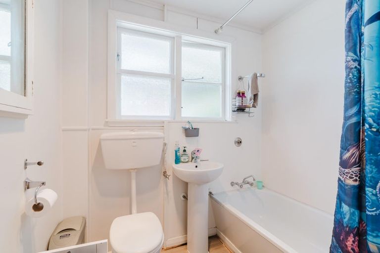 Photo of property in 19 Willis Street, Bader, Hamilton, 3206