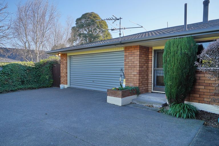 Photo of property in 10 Walker Place, Rangiora, 7400