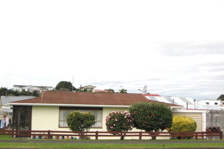 Photo of property in 5a Kingwell Street, Moturoa, New Plymouth, 4310