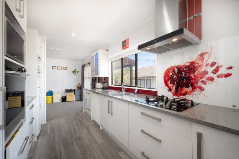 Photo of property in 14 De Quincey Terrace, Highland Park, Auckland, 2010