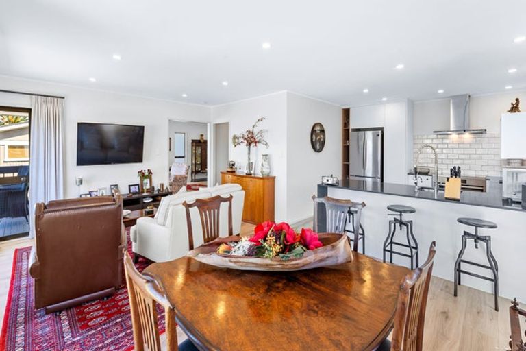 Photo of property in 20 Chatswood Grove, Chatswood, Auckland, 0626