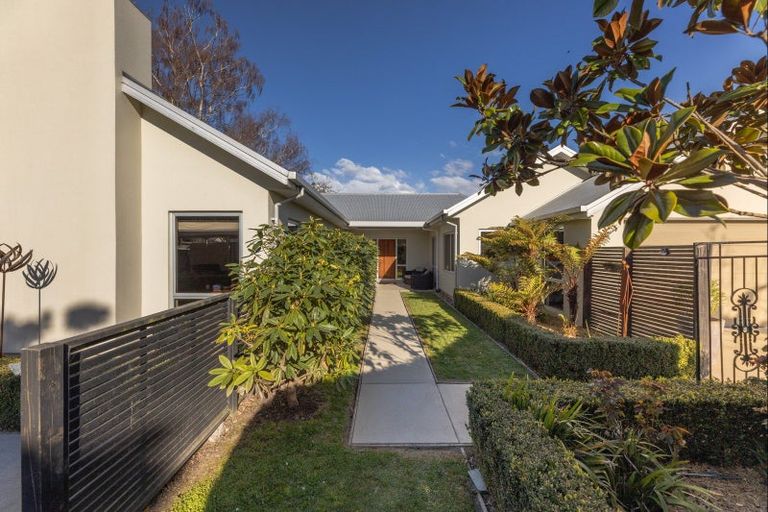 Photo of property in 142 North Parade, Richmond, Christchurch, 8013