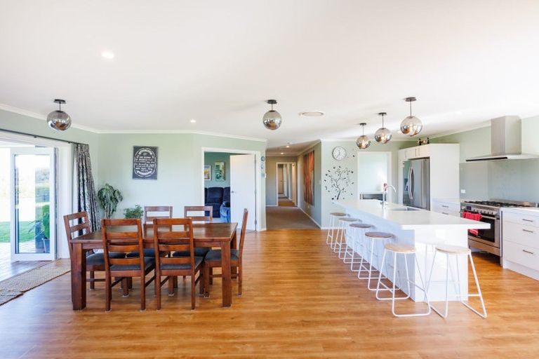 Photo of property in 21 Loveston Lane, Kelvin Grove, Palmerston North, 4470