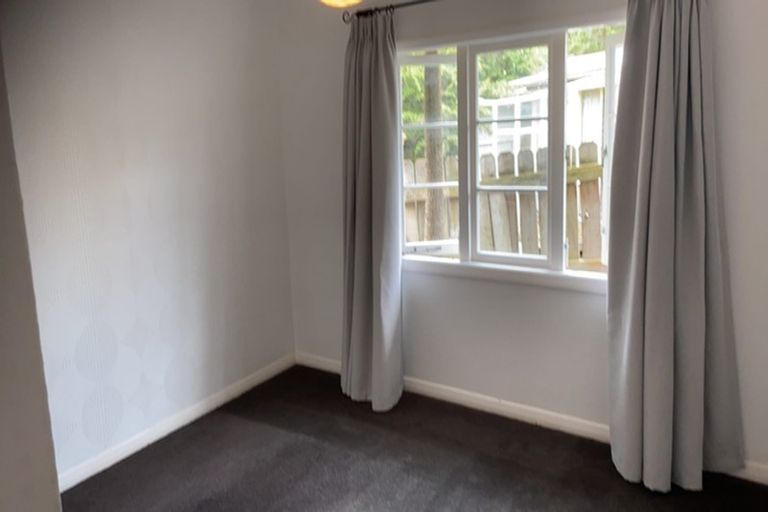 Photo of property in 24 Beverly Place, New Lynn, Auckland, 0600