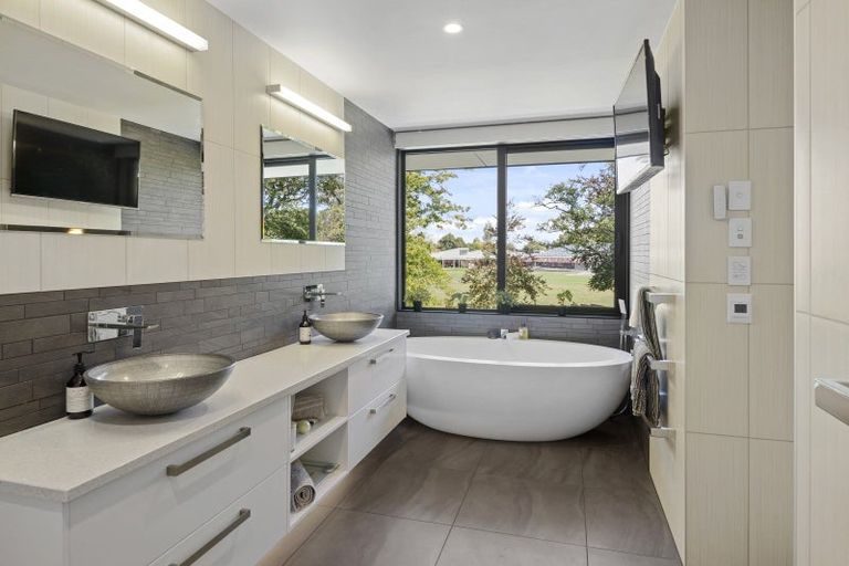 Photo of property in 17 Penhelig Place, Burnside, Christchurch, 8053