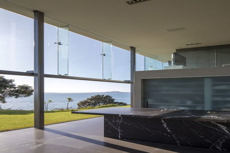 Photo of property in 76 Cliff Road, Torbay, Auckland, 0630