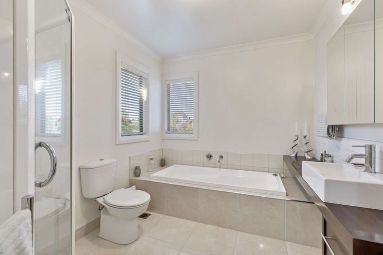Photo of property in 35 Fingal Way, Gulf Harbour, Whangaparaoa, 0930
