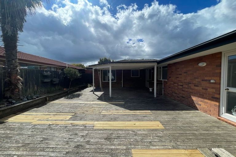 Photo of property in 595 Great South Road, Rosehill, Papakura, 2113