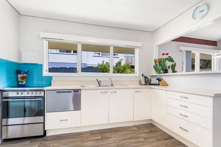 Photo of property in 21 Fairway Drive, Te Kamo, Whangarei, 0112