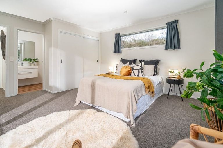 Photo of property in 13a Huia Street, Tawa, Wellington, 5028
