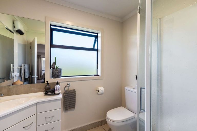 Photo of property in 35 Noumea Drive, Rangatira Park, Taupo, 3330