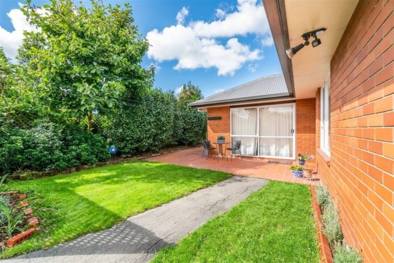 Photo of property in 86a Balrudry Street, Avonhead, Christchurch, 8042