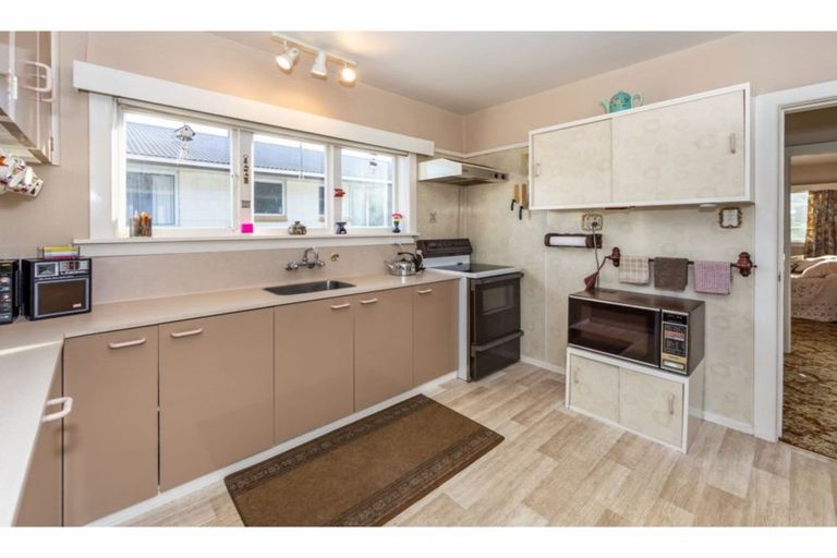 Photo of property in 13 Cradock Street, South New Brighton, Christchurch, 8062