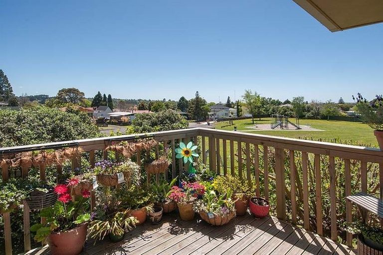 Photo of property in 2/24 Tango Place, Henderson, Auckland, 0610