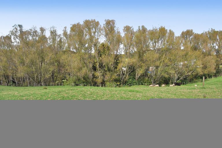 Photo of property in 25 Lupis Way, Kaiwaka, 0573