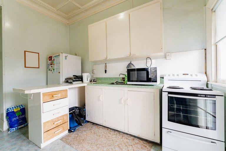 Photo of property in 240 South Road, Caversham, Dunedin, 9012