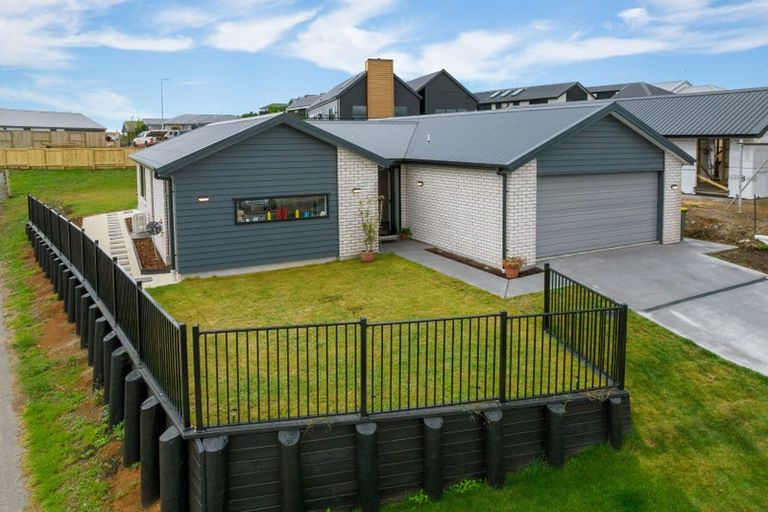Photo of property in 8 Anglers Way, Omokoroa, 3114