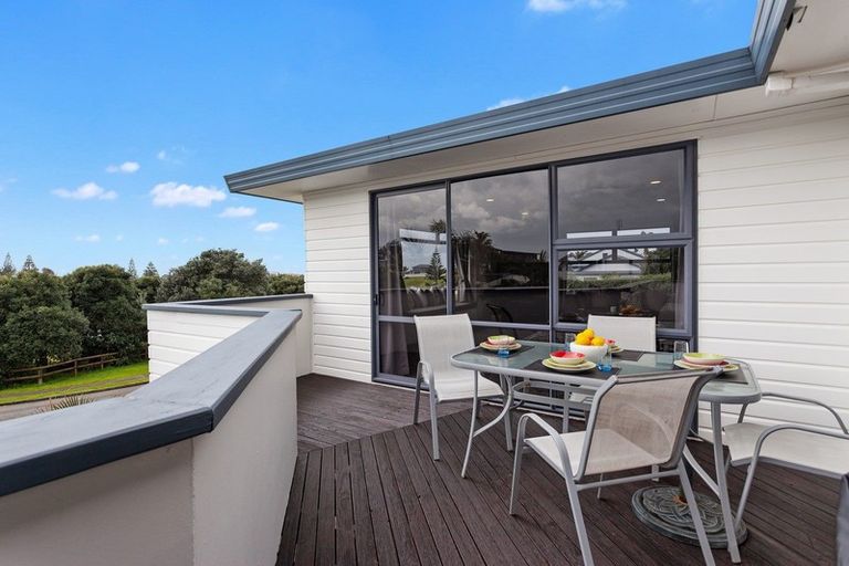 Photo of property in 2 Panorama Place, Coastlands, Whakatane, 3120