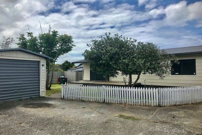Photo of property in 1/100 Shifnal Drive, Randwick Park, Auckland, 2105