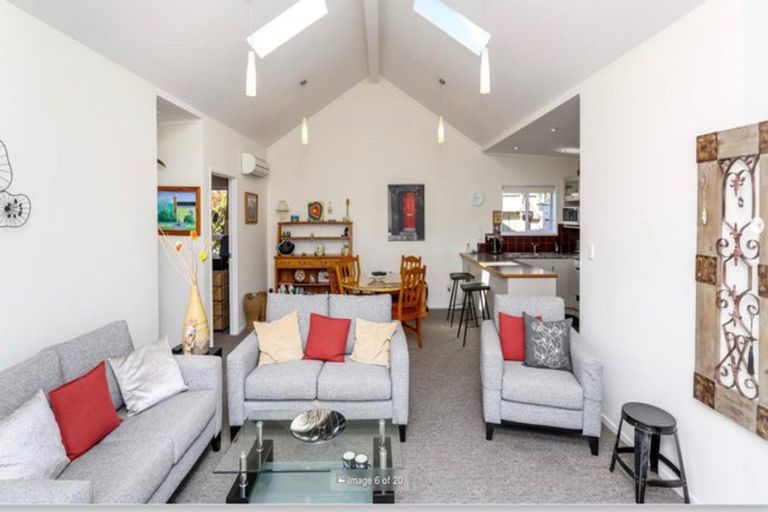 Photo of property in 2/3 Tainui Street, Welbourn, New Plymouth, 4312