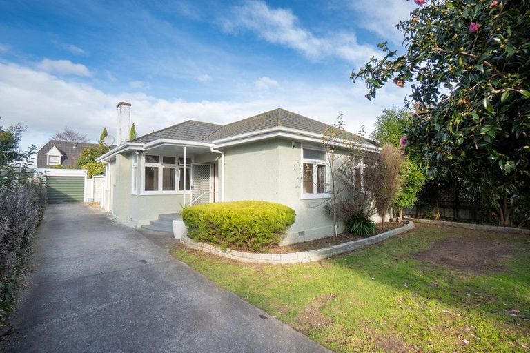Photo of property in 11 Franklin Avenue, Hokowhitu, Palmerston North, 4410