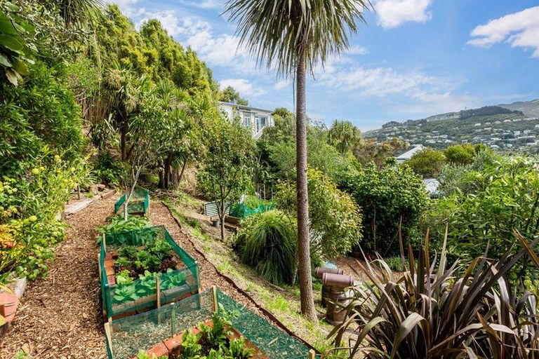Photo of property in 125 Wadestown Road, Wadestown, Wellington, 6012