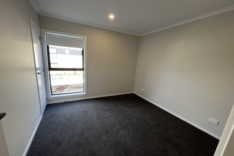 Photo of property in 2/125b Metcalfe Road, Ranui, Auckland, 0612