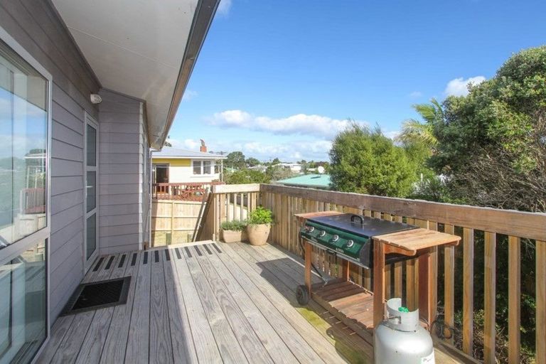 Photo of property in 29a Sylvan Crescent, Te Atatu South, Auckland, 0610