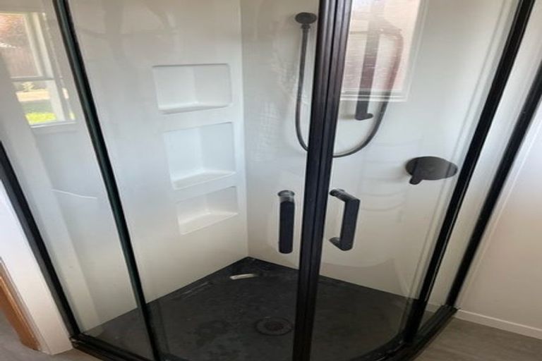 Photo of property in 2/78 Middlepark Road, Sockburn, Christchurch, 8042