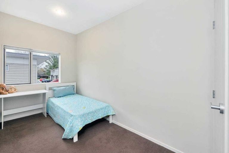 Photo of property in 10/45a Swanson Road, Henderson, Auckland, 0610