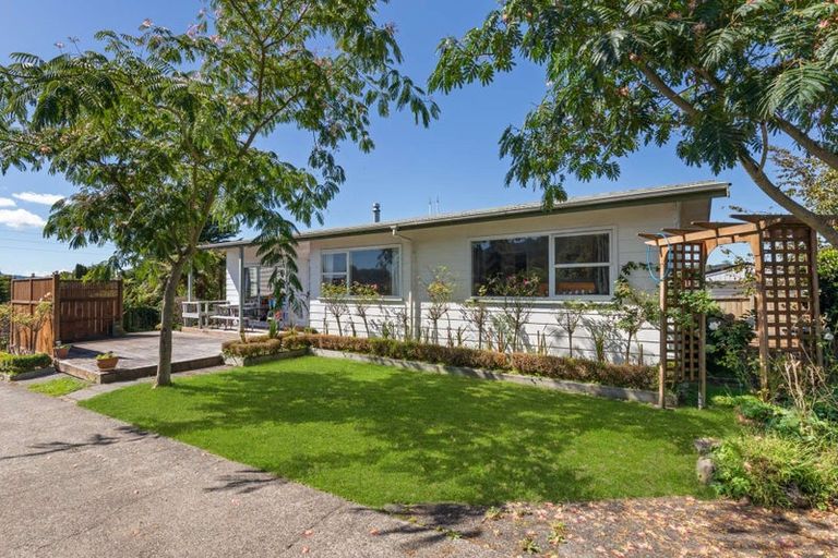 Photo of property in 15 Gem Street, Pukehangi, Rotorua, 3015