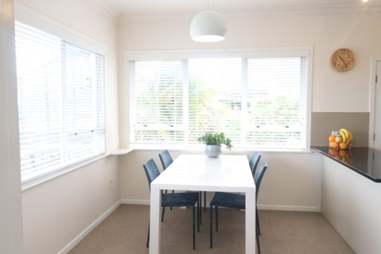 Photo of property in 1/114 Coronation Road, Hillcrest, Auckland, 0627