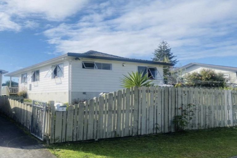Photo of property in 2 Sparrow Place, Weymouth, Auckland, 2103