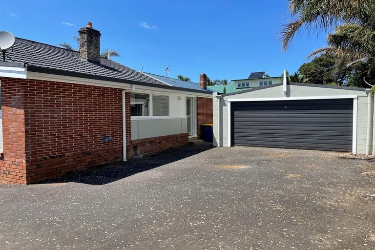 Photo of property in 1/18 Ocean View Road, Milford, Auckland, 0620